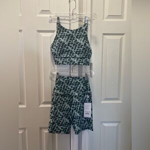 TAVI Set of Bike Shorts and Move Bra SIZE SMALL